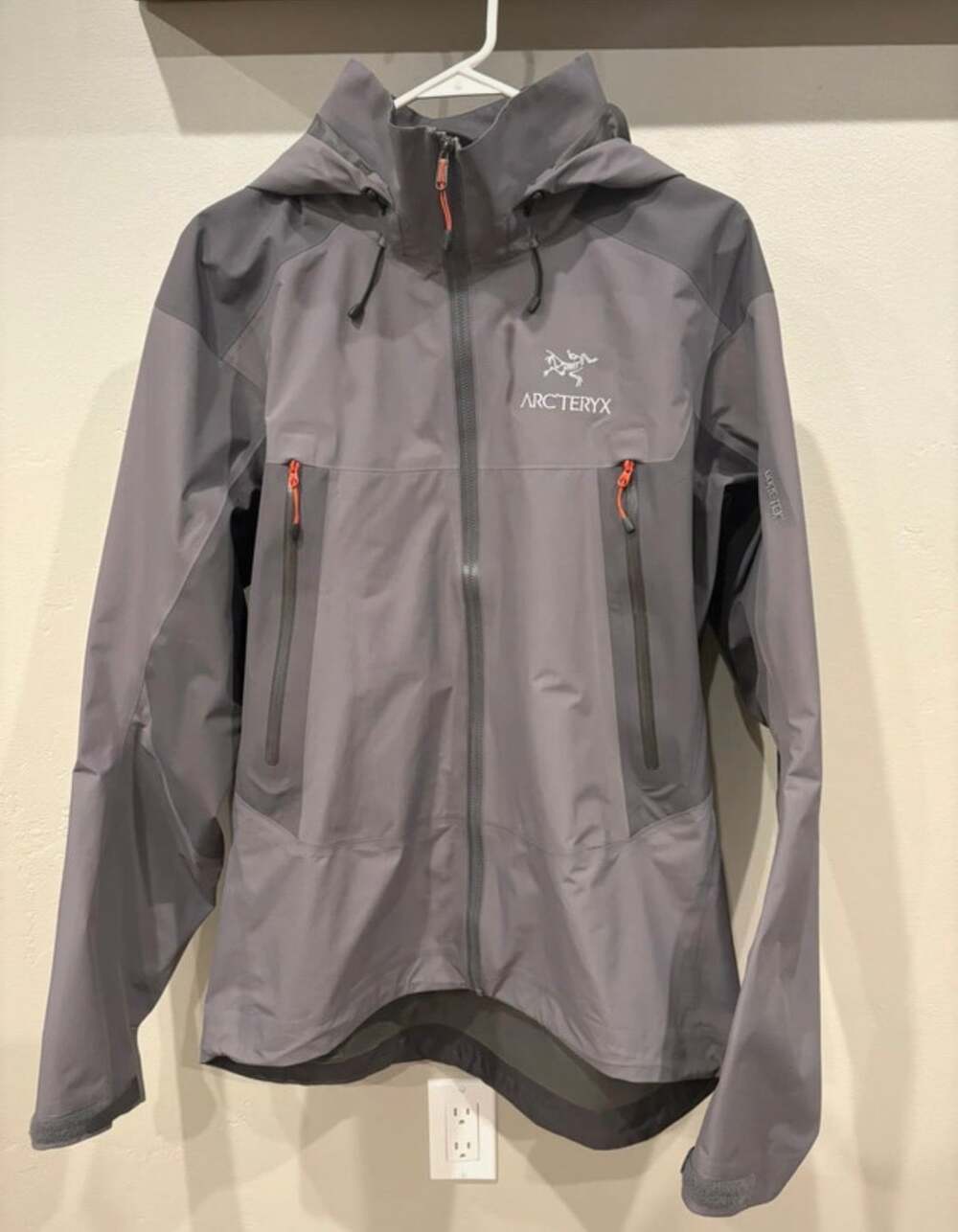 Arcteryx Beta LT Hybrid Jacket Size L/G Grey Gore-Tex